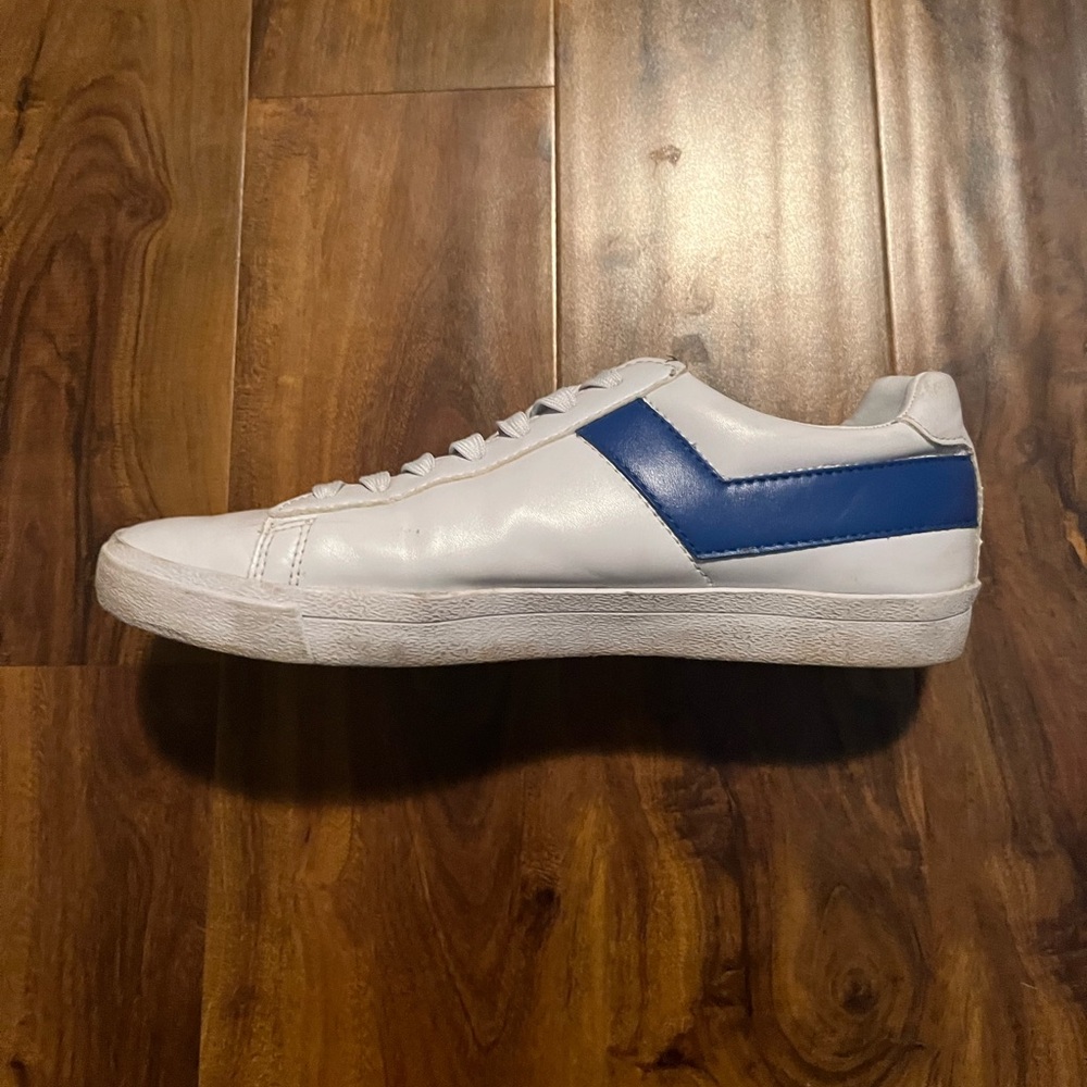 PONY Vintage Tennis Shoe White with Blue Stripe